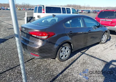 2018 Kia Forte Lx z USA, uszkodzony, nr VIN 3KPFK4A71JE226063